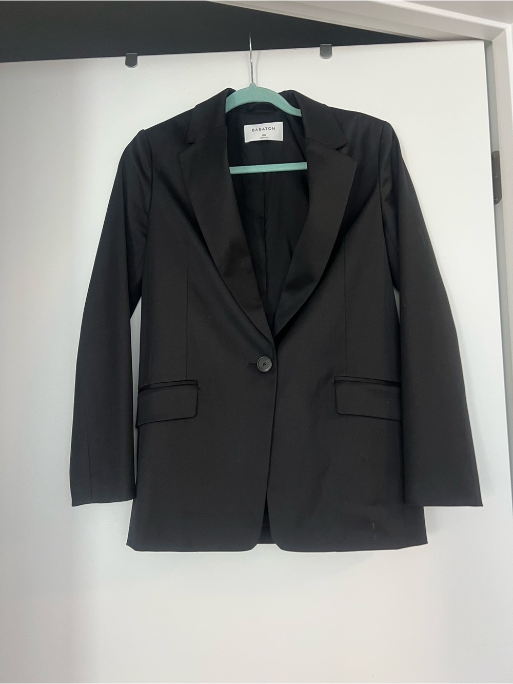 Babaton Black Single-Button Women's Blazer